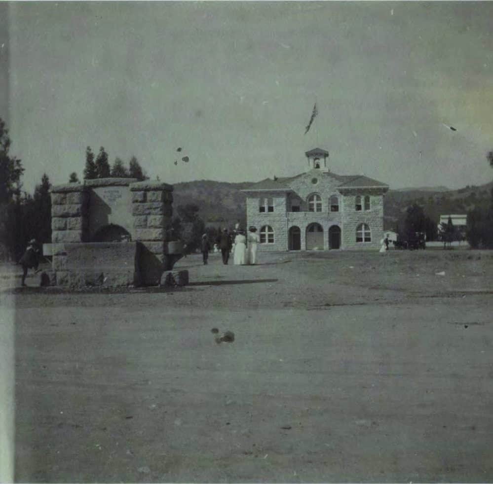 Sonoma City Hall in Sonoma Plaza, 1908